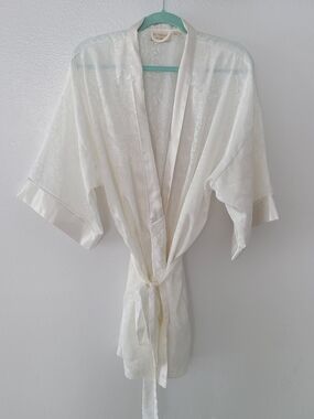 Victoria's Secret White Satin Jacquard Kimono Robe VTG Gold Label